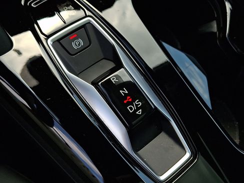 Used 2025 Audi Q5 Premium w/ Premium Plus AWD/4WD image 16