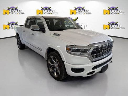 Used 2022 RAM 1500 Limited w/ Body-Colour Bumper Group AWD/4WD image 3