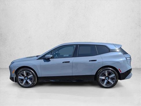 Used 2024 BMW iX xDrive50 w/ Sport Package AWD/4WD image 9