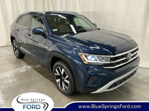 Used 2021 Volkswagen Atlas Cross Sport SE FWD image 1