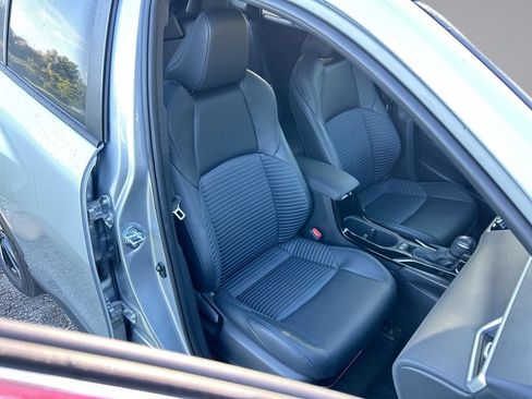 Used 2025 Toyota Corolla Cross AWD Hybrid w/ Convenience Package image 33