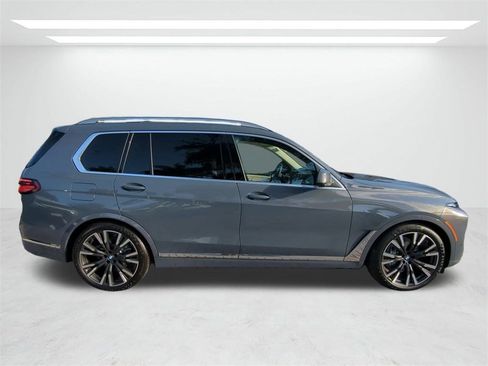 New 2026 BMW X7 xDrive40i w/ Executive Package image 3