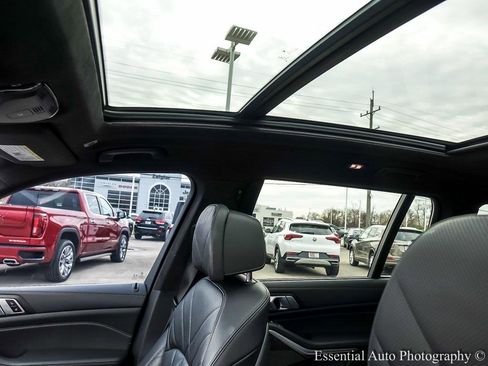 Used 2023 BMW X7 xDrive40i w/ M Sport Package image 11