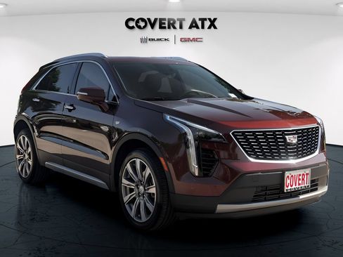 Used 2022 Cadillac XT4 Premium Luxury w/ Technology Package FWD image 9