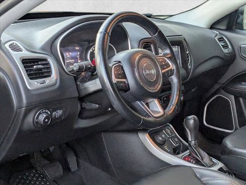 Used 2018 Jeep Compass Latitude w/ Popular Equipment Group image 10