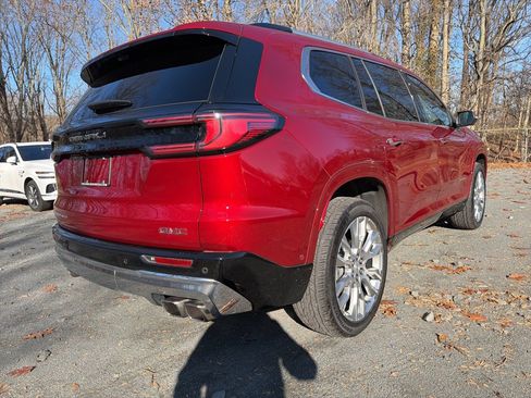 Used 2024 GMC Acadia Denali w/ Super Cruise Package image 3