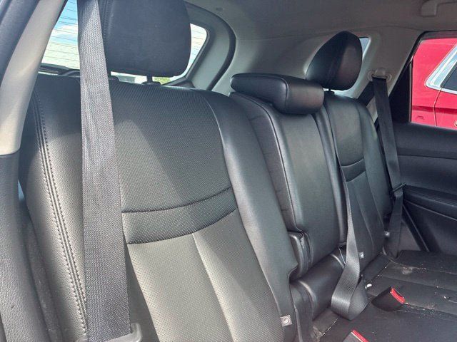Used 2017 Nissan Rogue SL w/ SL Premium Package FWD image 18