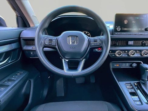 Used 2025 Honda CR-V EX image 9