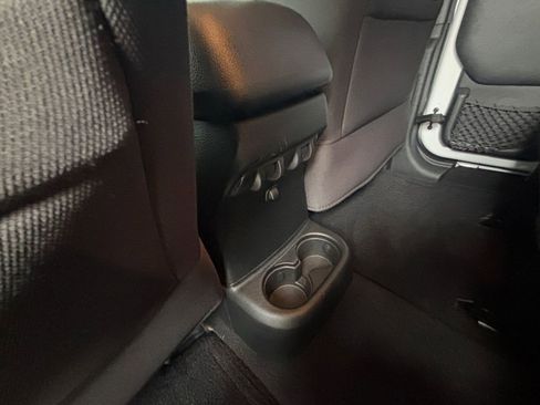 Used 2018 Jeep Wrangler Unlimited Sahara w/ Connectivity Group image 26