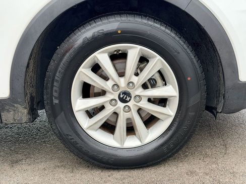 Used 2019 Kia Sorento AWD V6 image 28