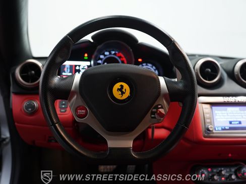 Used 2010 Ferrari California RWD image 39