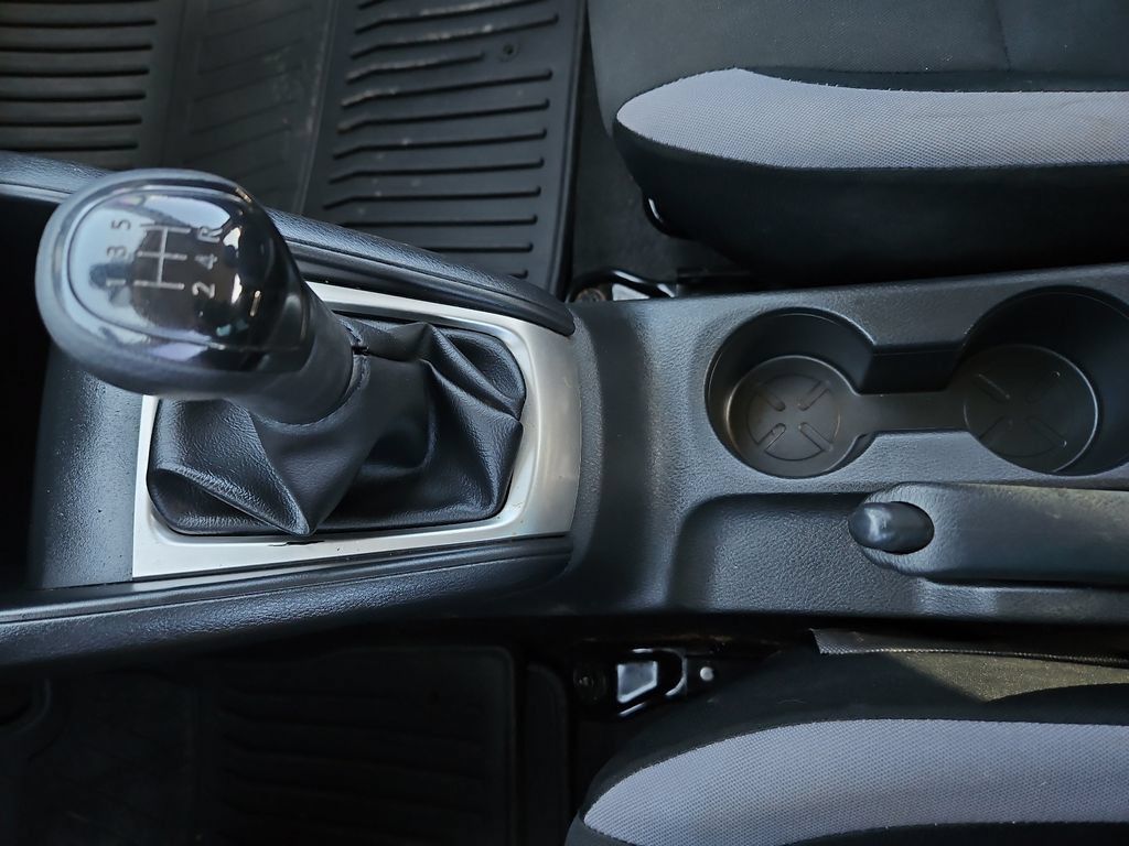 Used 2025 Nissan Versa S FWD image 25