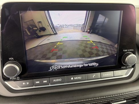 Used 2023 Nissan Rogue SV AWD/4WD image 18