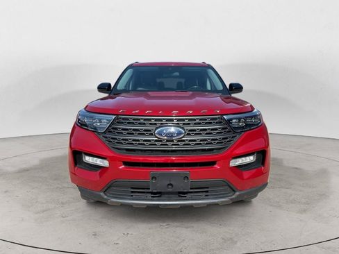 Used 2022 Ford Explorer XLT AWD/4WD image 2