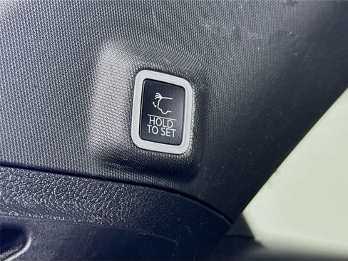 Used 2023 Jeep Grand Cherokee Altitude AWD/4WD image 22