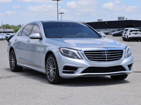 Used 2017 Mercedes-Benz S 550 Sedan image 4