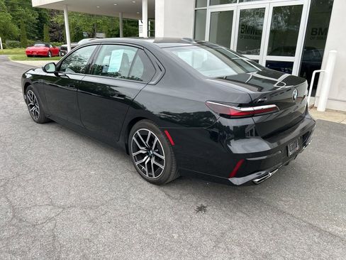 Certified 2024 BMW 760i xDrive w/ Executive Package AWD/4WD image 3