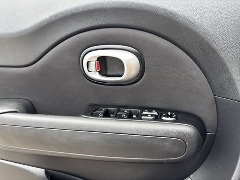 Used 2015 Kia Soul + FWD image 22