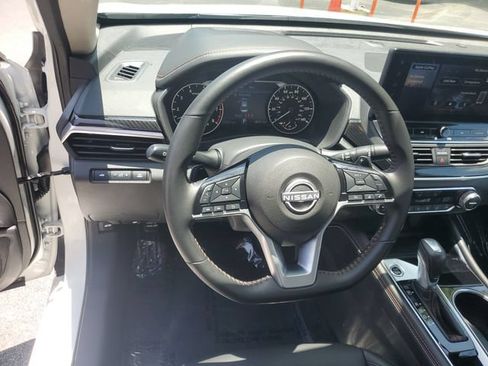 Certified 2025 Nissan Altima 2.5 SR w/ SR Premium Package FWD image 18