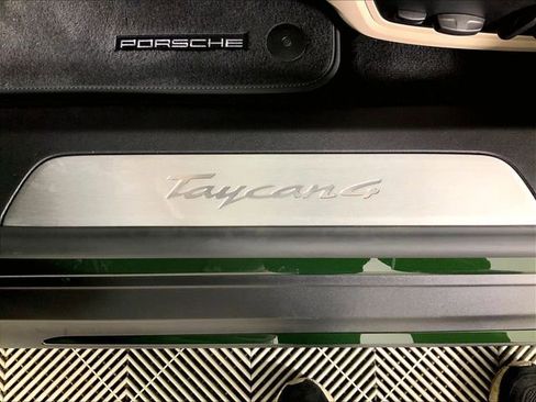 Used 2025 Porsche Taycan image 20