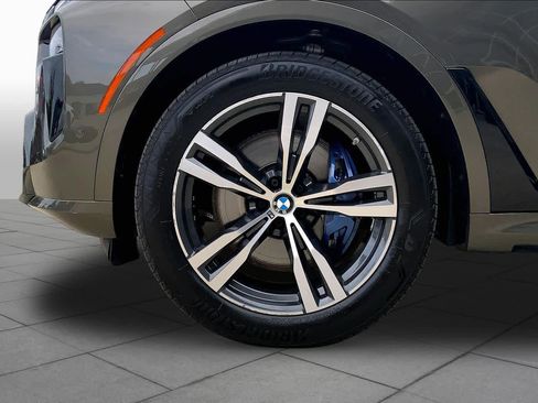 Used 2025 BMW X7 M60i AWD/4WD image 18