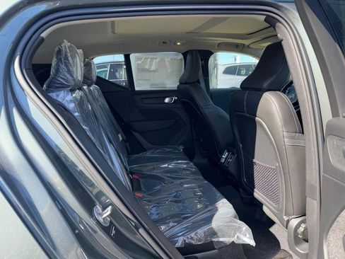 New 2026 Volvo XC40 B5 Core w/ Climate Package image 5