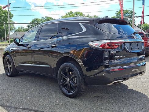 Used 2023 Buick Enclave Essence w/ Experience Buick Package AWD/4WD image 4