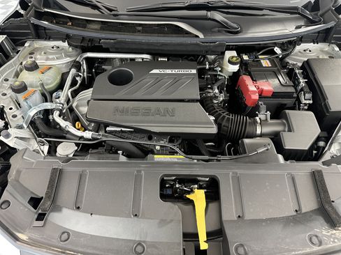 Certified 2025 Nissan Rogue SV image 11