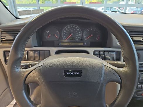 Used 2002 Volvo C70 HT image 17