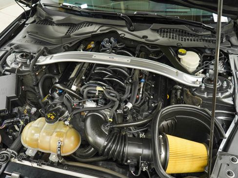 Used 2016 Ford Mustang Shelby GT350 w/ Technology Package RWD image 26