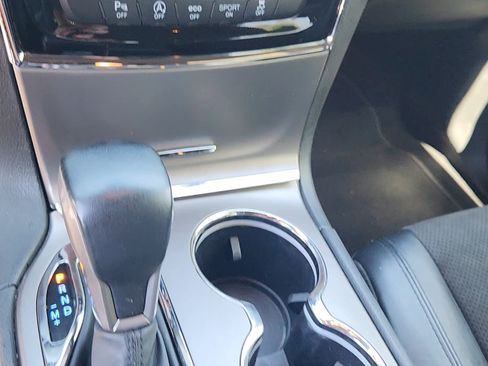 Used 2019 Jeep Grand Cherokee Altitude AWD/4WD image 38