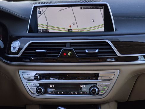 Certified 2022 BMW 740i xDrive image 36