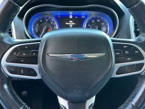 Used 2019 Chrysler 300 Limited RWD image 28