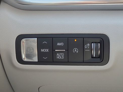 New 2026 GMC Terrain Denali w/ LPO, Black Badging Package image 18