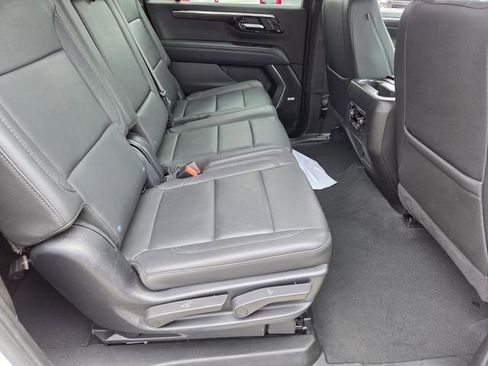 Used 2025 Chevrolet Suburban LT w/ Comfort Package image 15