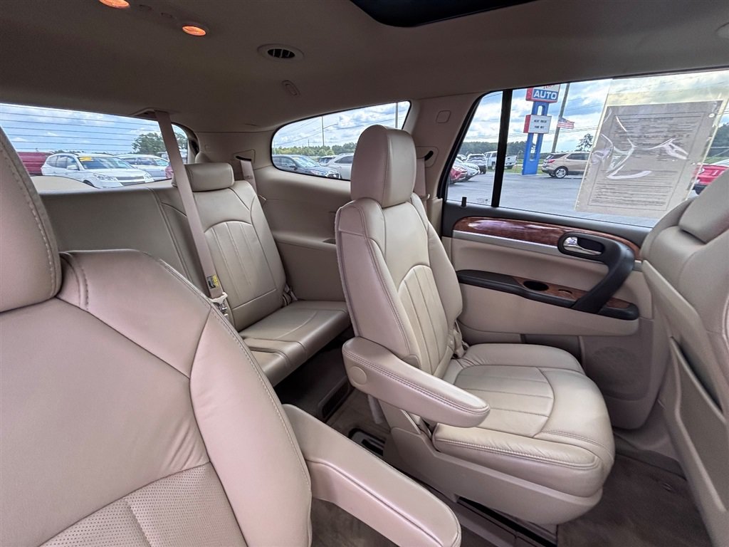 Used 2011 Buick Enclave CXL w/ Trailering Provision Package FWD image 26