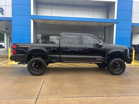 Used 2023 Ford F250 Lariat w/ Tremor Off-Road Package AWD/4WD image 2