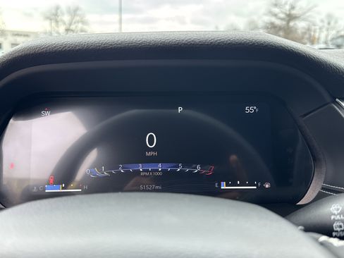 Used 2023 Jeep Grand Cherokee L Laredo image 21