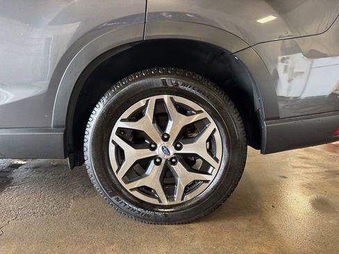 Used 2021 Subaru Forester Premium AWD/4WD image 9