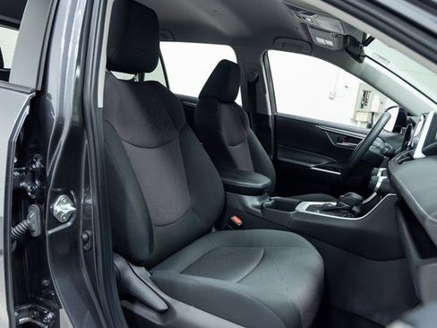 Used 2024 Toyota RAV4 XLE image 25