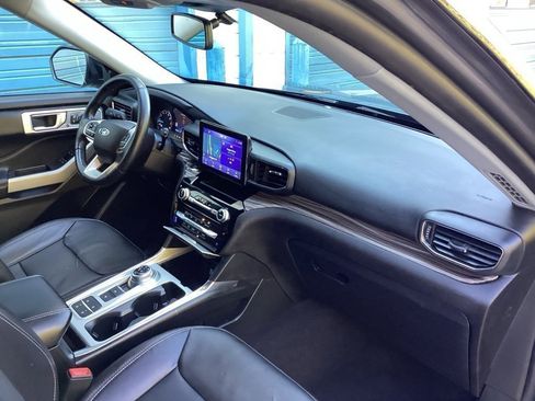 Used 2022 Ford Explorer Limited w/ Equipment Group 301A image 33