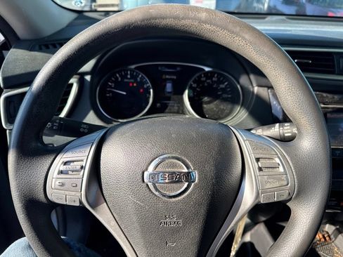 Used 2015 Nissan Rogue S FWD image 6