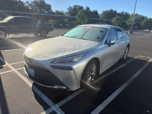 Used 2025 Toyota Mirai XLE RWD image 4
