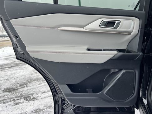 New 2026 Ford Explorer Active w/ Active Comfort Package image 17