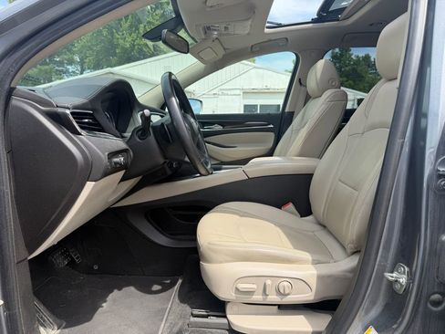 Used 2019 Buick Enclave Essence AWD/4WD image 5