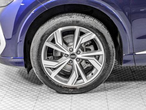 Used 2023 Audi Q4 e-tron Prestige AWD/4WD image 36