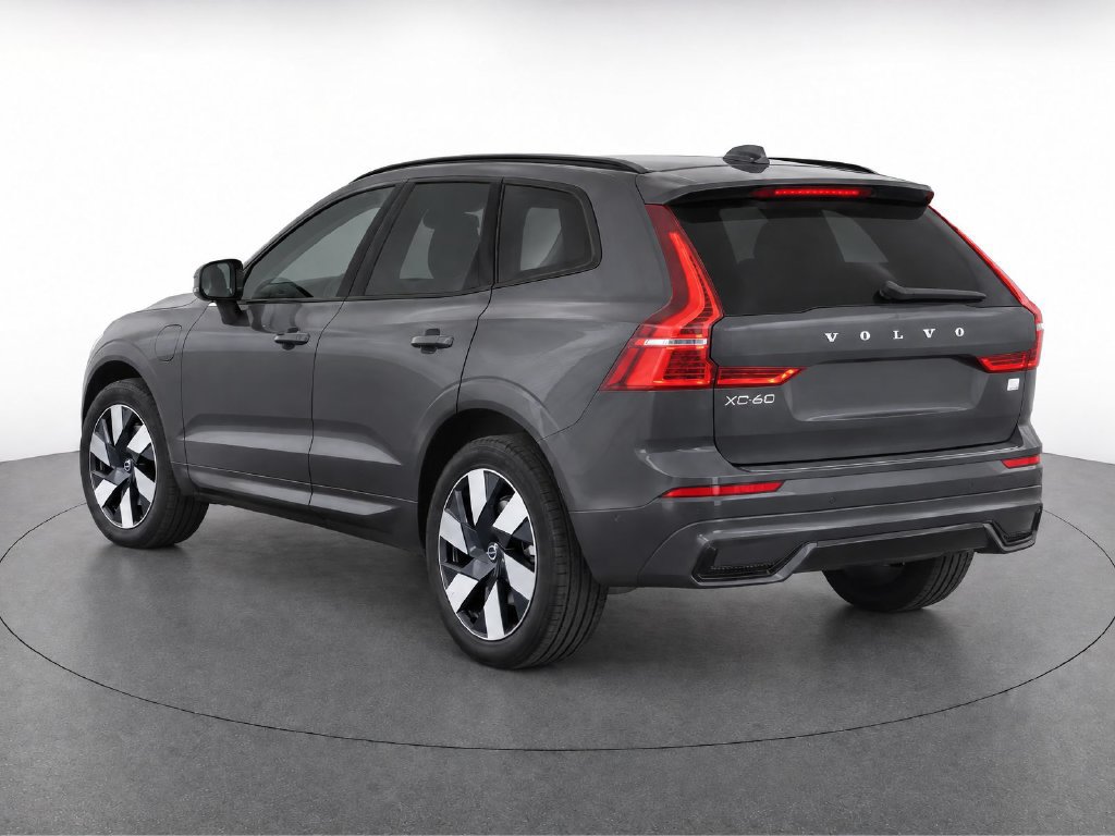 Used 2024 Volvo XC60 T8 Plus w/ Protection Package Premier AWD/4WD image 3