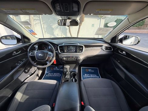 Used 2020 Kia Sorento FWD V6 image 18
