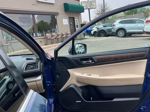 Used 2017 Subaru Outback 2.5i Limited image 11