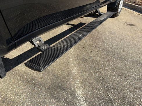 Used 2021 Chevrolet Silverado 1500 LTZ w/ LTZ Premium Package image 17